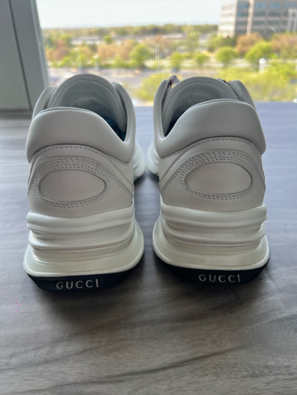 $1,100 GUCCI Run Leather Monogram GG Sneaker Size 9.5 US (UK 8) Men’s - Picture 6 of 11